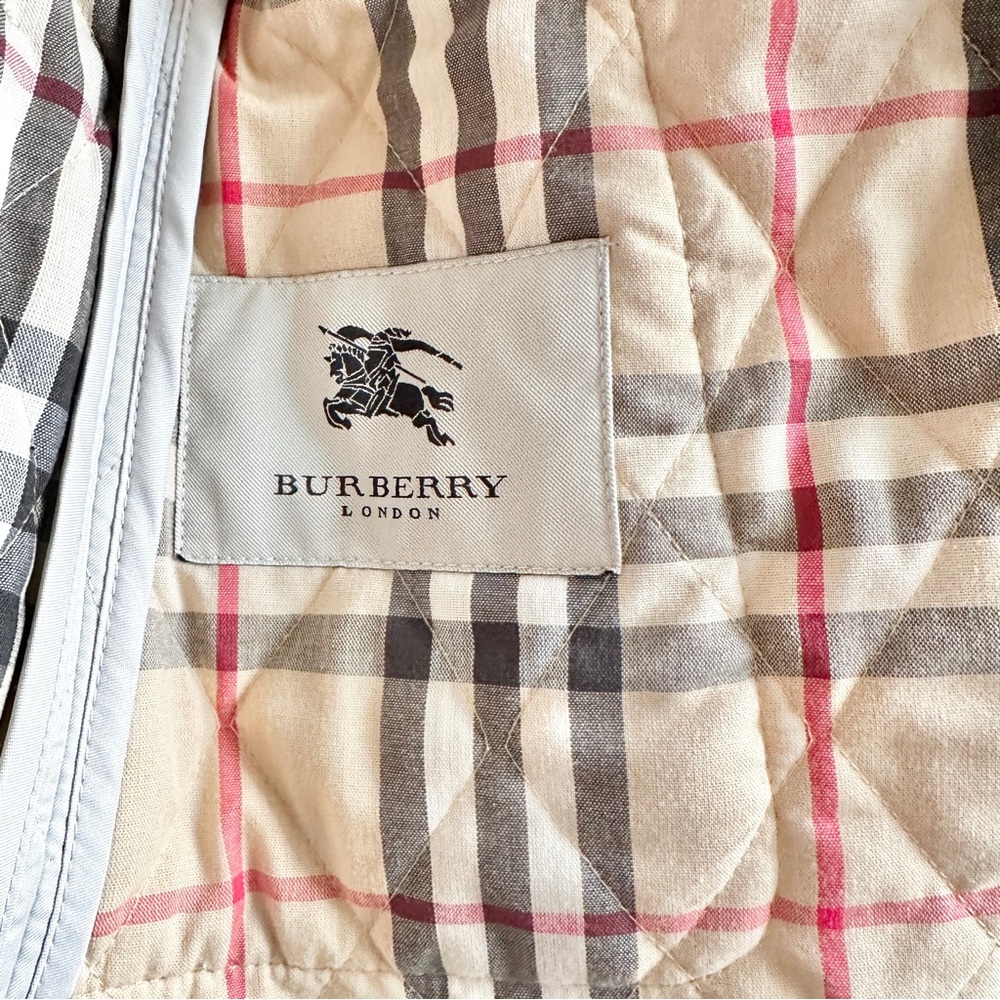 Burberry Quilted Zipped Barn Jacket - Picture 5 of 7